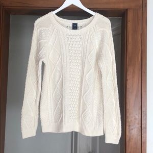 New with tags! Gap cream cable knit sweater